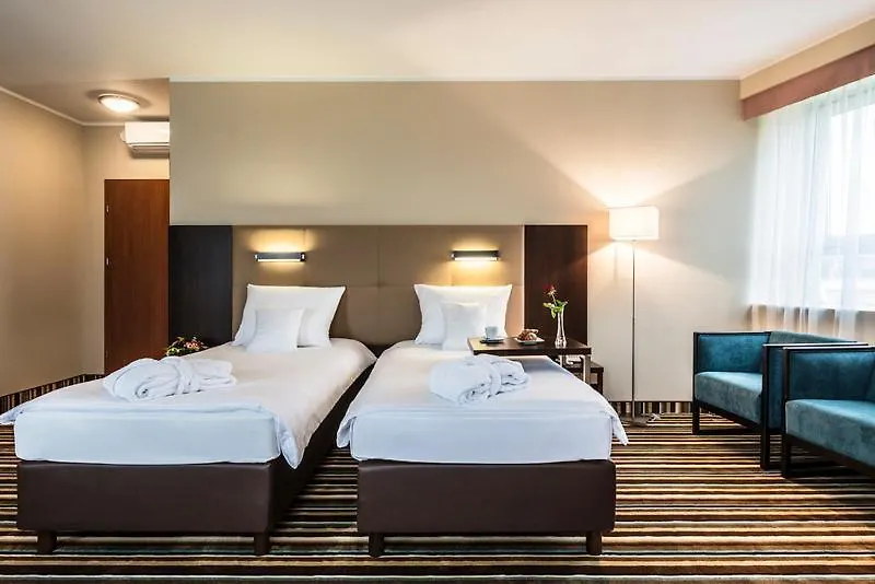 Hotel Victor Pruszkow Desilva