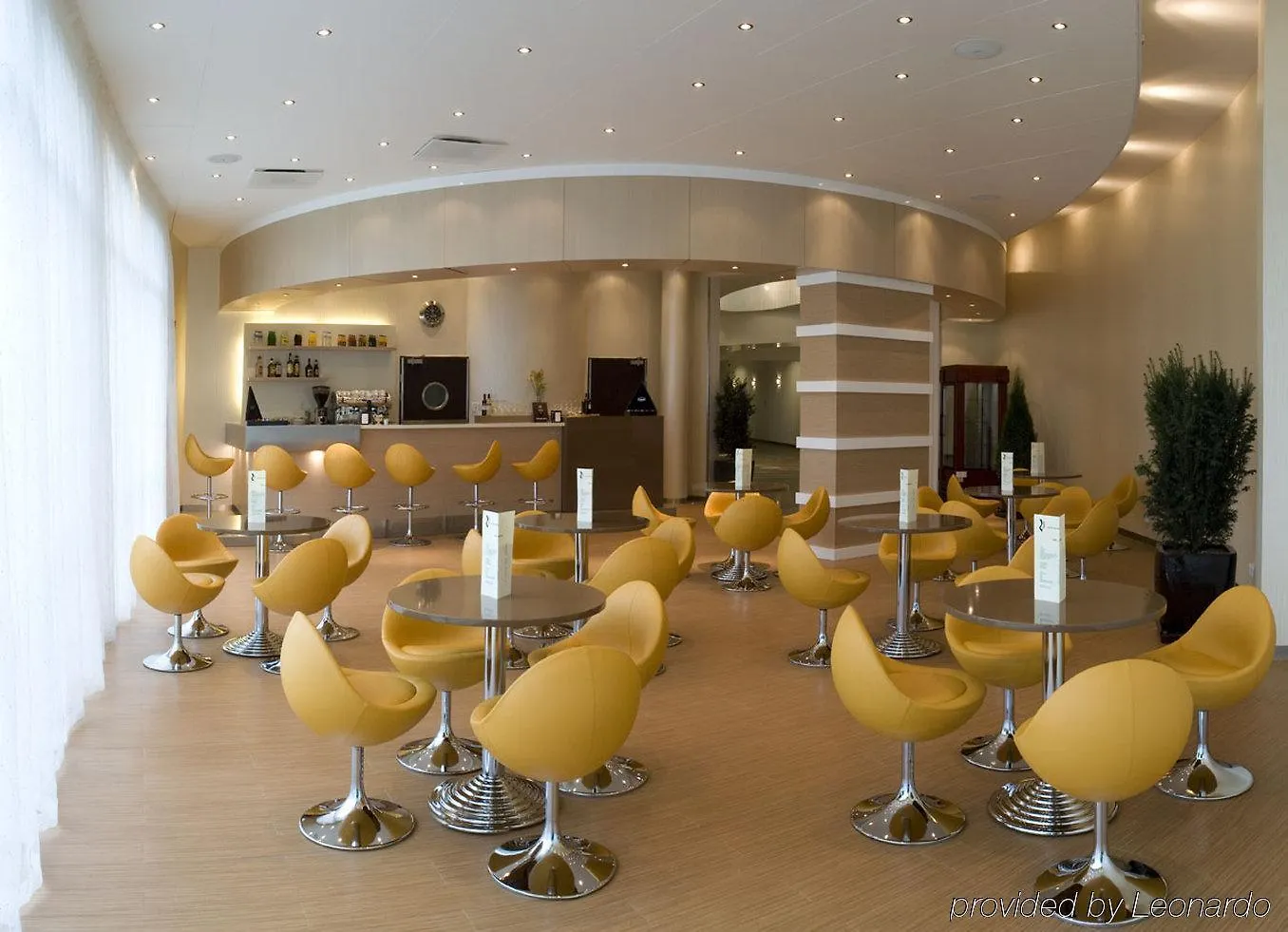 Hotel Victor Pruszkow Desilva