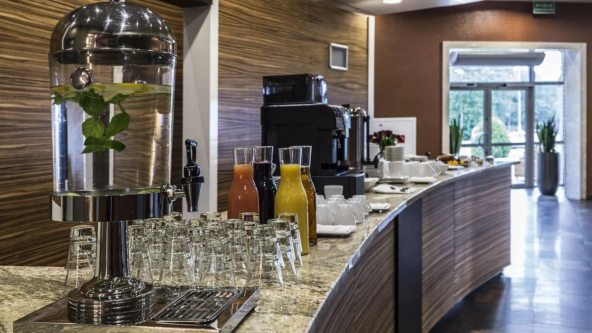 Hotel Victor Pruszkow Desilva